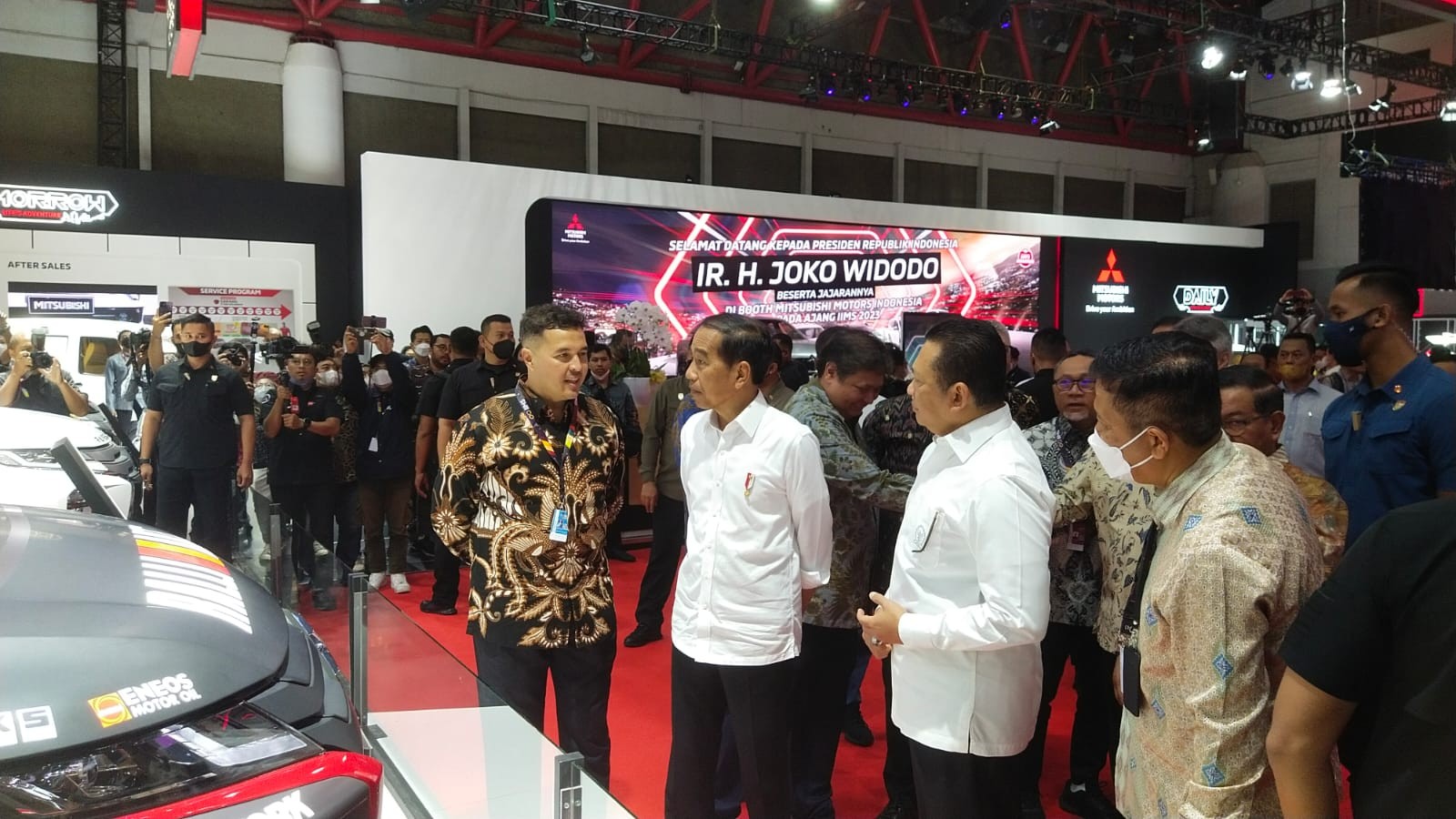 Jokowi: Sekarang Tren Dunia Industri Otomotif Bergeser dari Kendaraan ICE ke EV. (Foto: Tangguh/MPI)