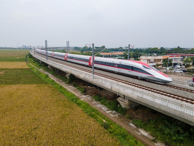 Ada Masalah Baru Operasional Kereta Cepat Jakarta Bandung Bisa Molor   Kereta Cepat Jakarta Bandung  1  