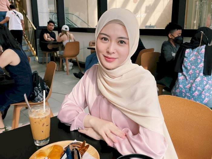 Kisah Inspiratif Ayana Moon, Mualaf Cantik yang Rela Hidup Miskin demi Perdalam Islam. (Foto: Kisah Inspratif Ayana Moon)