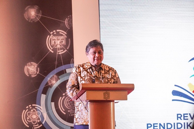 Airlangga Klaim UU Cipta Kerja Selamatkan Ekonomi RI dari Gejolak Pandemi. (Foto: MNC Media)