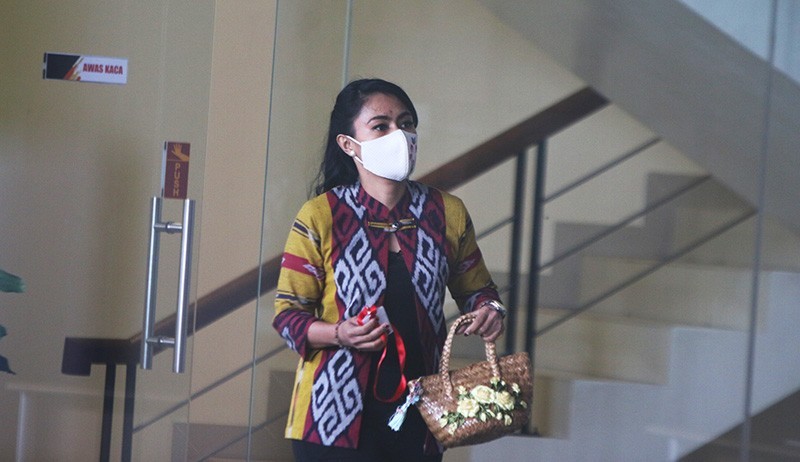 Tak Hanya Uang Rp480 Juta, Brigita Manohara Kembalikan Mobil Terkait Bupati Membrano Tengah