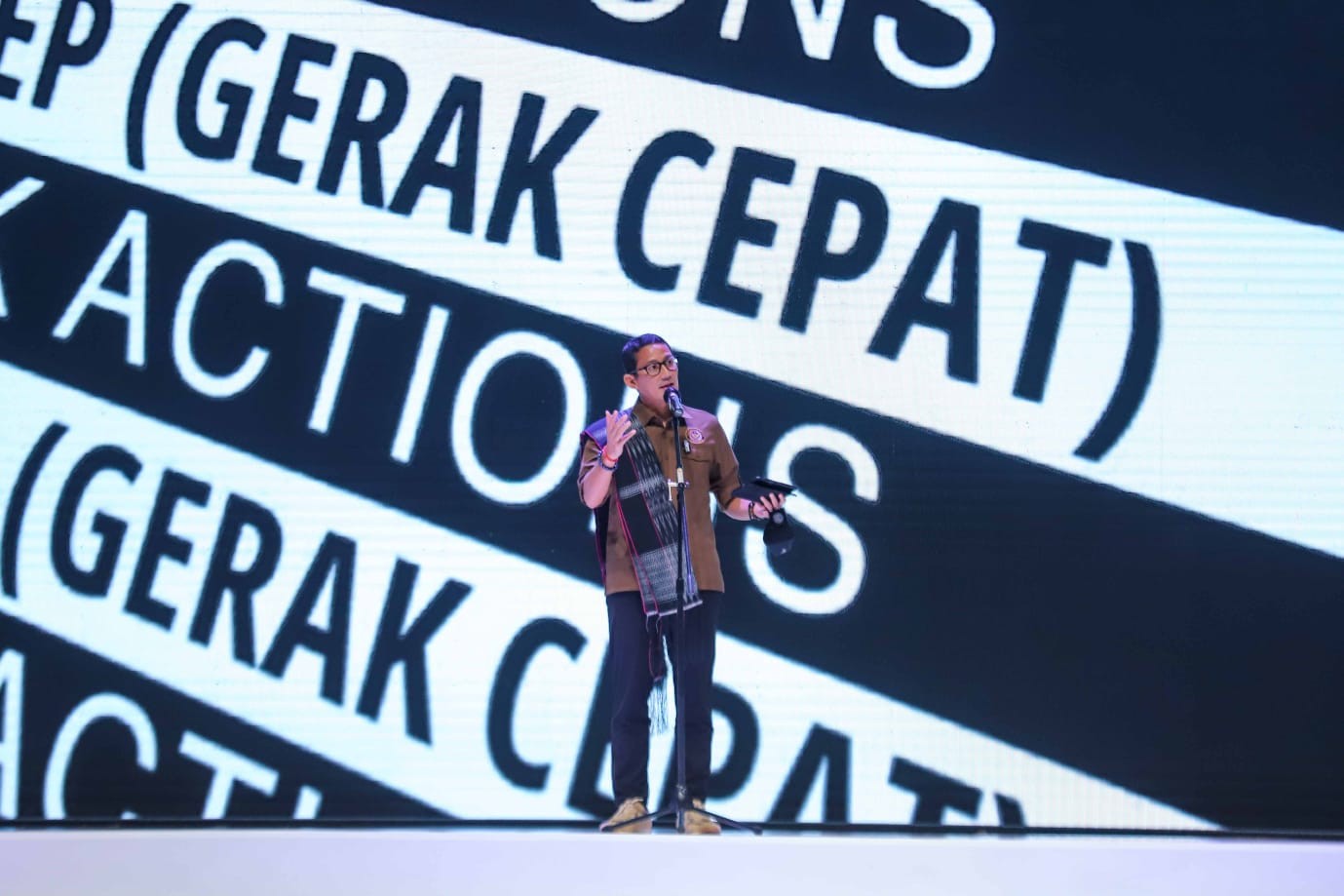 IFW 2023, Sandiaga Uno: Rumah Bagi Desainer Lokal untuk Go Internasional (Foto: IFW)