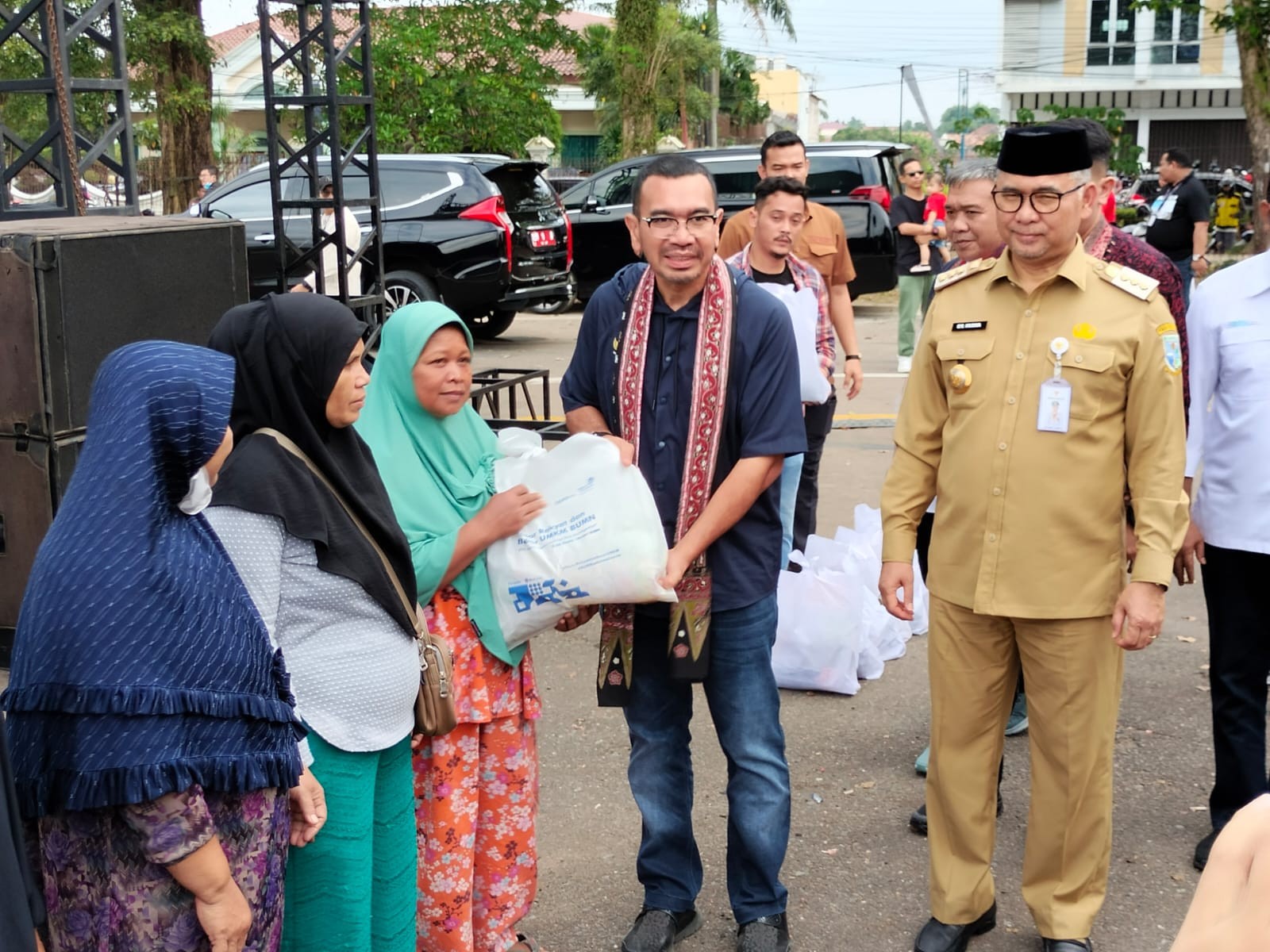 Kementerian BUMN Bantu Modal Usaha Bagi 35 Ribu Masyarakat Jambi Lewat Mekaar. (Foto: Azhari Sultan/MNC Media)