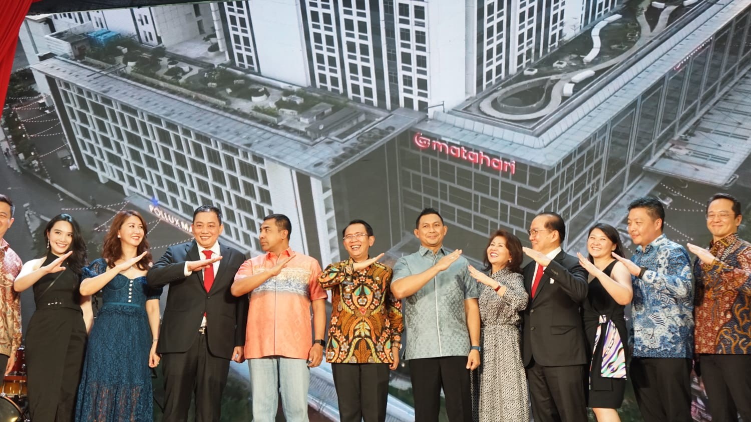 Pollux Mall Chadstone Dibuka, Pj Bupati Bekasi: Bukti Ekonomi Kita Sudah Pulih. (Foto: Ade Suhardi/MPI)