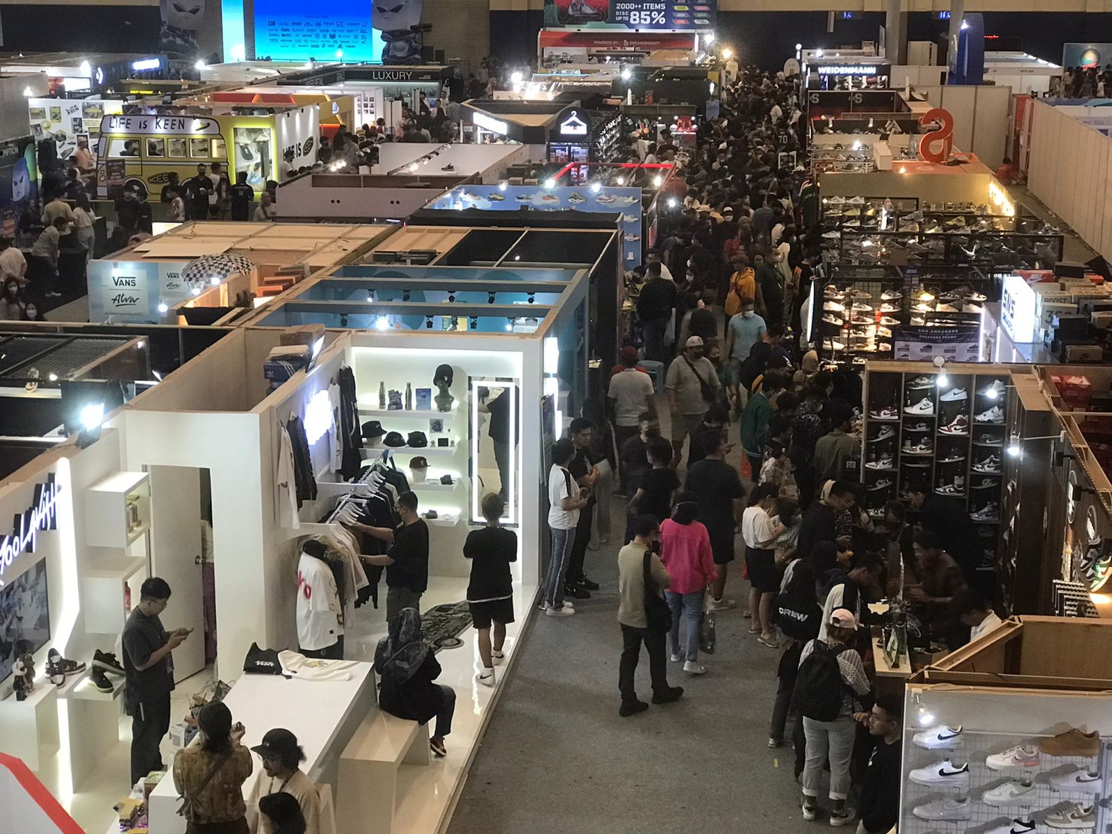 Tampil di Jakarta Sneaker Day, Kemenperin Ingin Industri Alas Kaki Lokal Berdaya Saing. (Foto: Kemenperin)