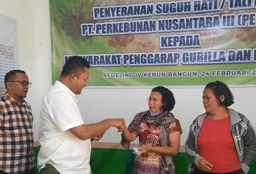 Program Suguh Hati Berlanjut, 20 Warga Kembalikan Lahan Garapan ke PTPN III (foto: MNC Media)