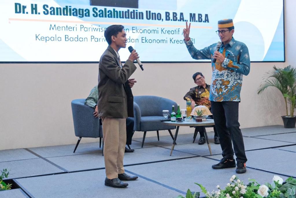 Pacu Parekraf Sulsel, Sandiaga Dorong Mahasiswa Perkuat Kolaborasi (foto: MNC Media)