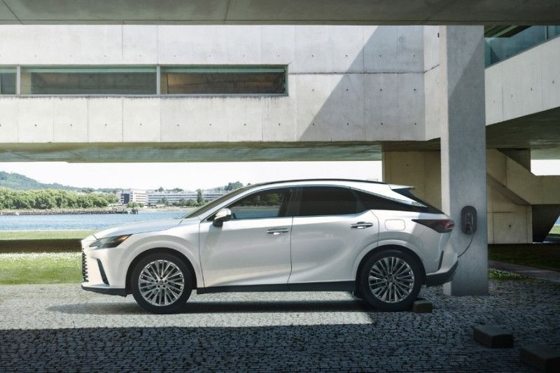 Ramaikan Lini Mobil Listrik Mewah, All New Lexus RZ Resmi Diperkenalkan di GJAW 2023. (Foto: MNC Media)