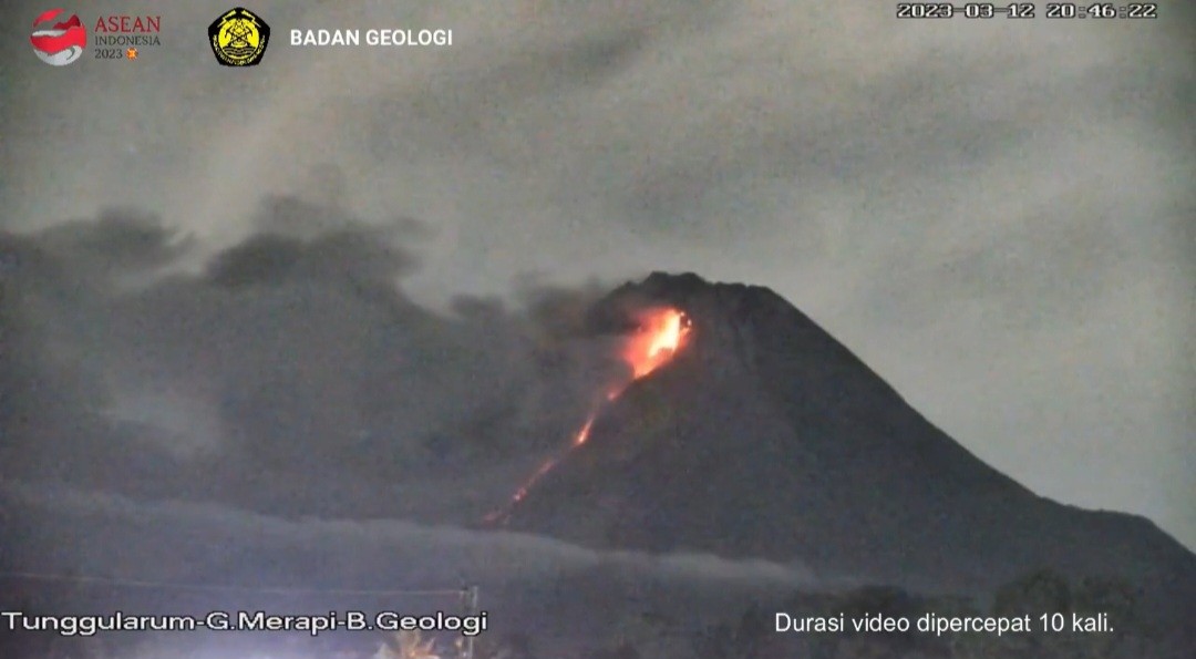 Status Siaga, Ini Penampakan Guguran Wedus Gembel Gunung Merapi (FOTO:Dok Ist)