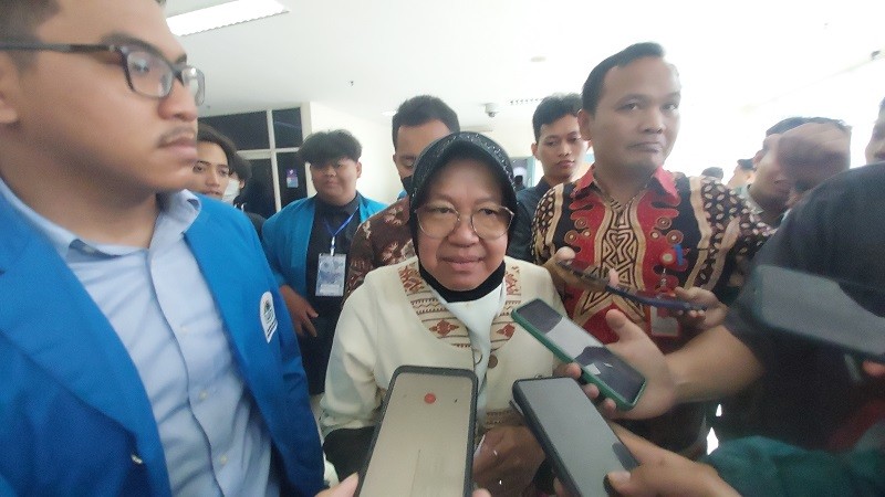 Mensos Risma Bantah Eks Koruptor Tasdi Jadi Stafsusnya. (Foto: Widya Michella).