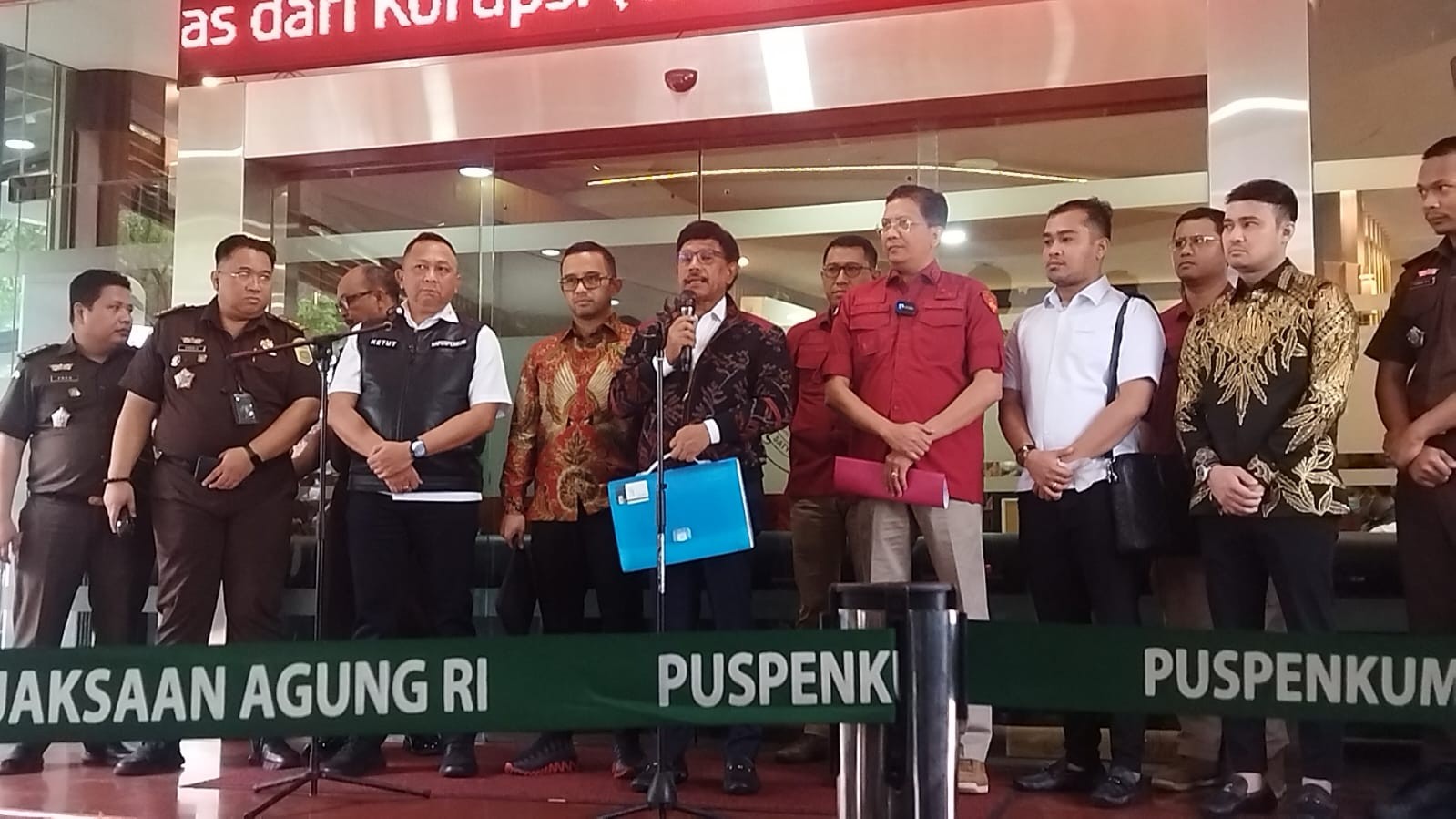 Kejagung Segera Gelar Perkara dan Tentukan Status Hukum Usai Periksa Johnny G Plate. (Foto: Fiqri/MNC Media)