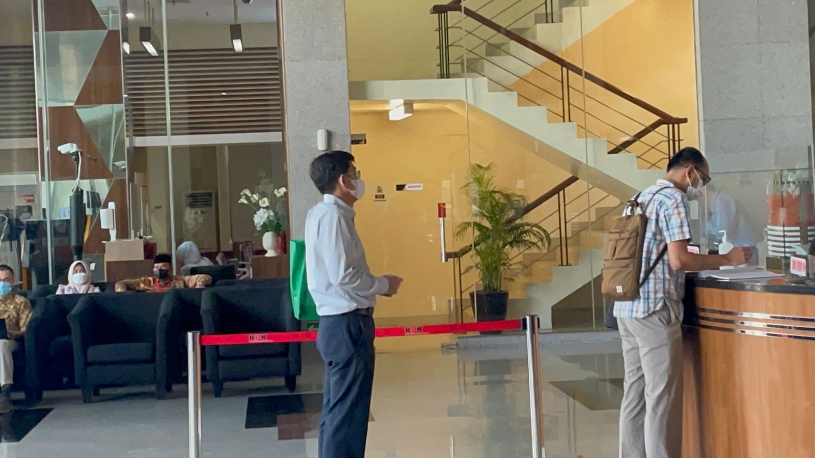 Kepala Pajak Jaktim Wahono Saputro Kembali Sambangi KPK, Ada Apa? (FOTO: MNC Media)
