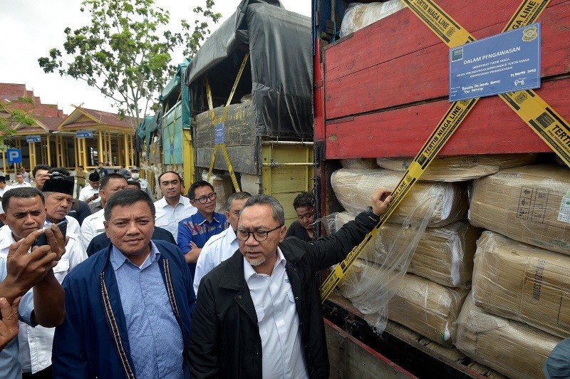Selamatkan Tekstil Lokal, RI 'Perang' Serbuan Pakaian Bekas Impor. (Foto: Ist).