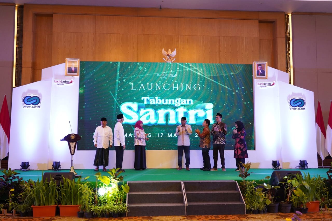 Garap Potensi Ekonomi Syariah, Bank Jatim (BJTM) Luncurkan Tabungan Santri. (Foto Lukman Hakim/MPI)