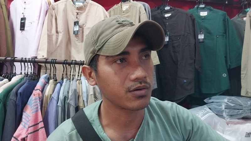 Tak Lagi Pandemi, Penjualan Pakaian di Pasar Tanah Abang Justru Menurun (foto: MNC Media)