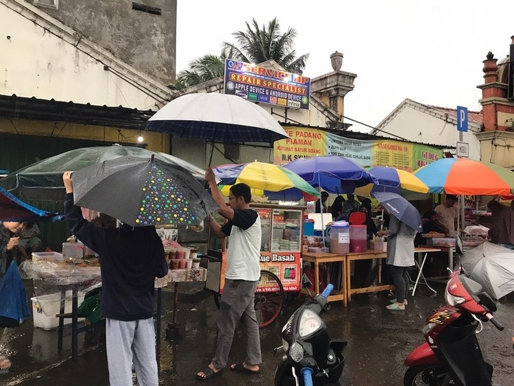 Buruan Cek, Ini Spot Berburu Takjil Teramai di Tangsel. (Foto: MNC Media)