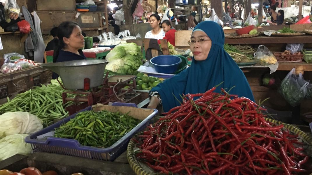 Harga sejumlah komoditas pangan naik tipis menjelang akhir pekan, Jumat (13/12/2024).