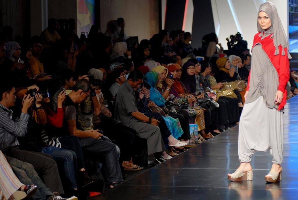 Sandiaga Sebut Jakarta Muslim Fashion Week 2024 Peluang RI Jadi Pusat Fesyen Dunia (FOTO:Dok Ist)