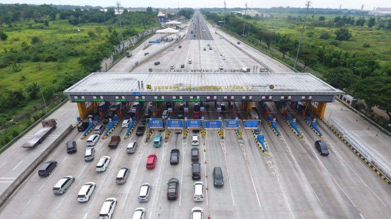Jelang One Way Siang Ini, 40 Ribu Lebih Kendaraan Lewati GT Kalikangkung (Foto MNC Media)