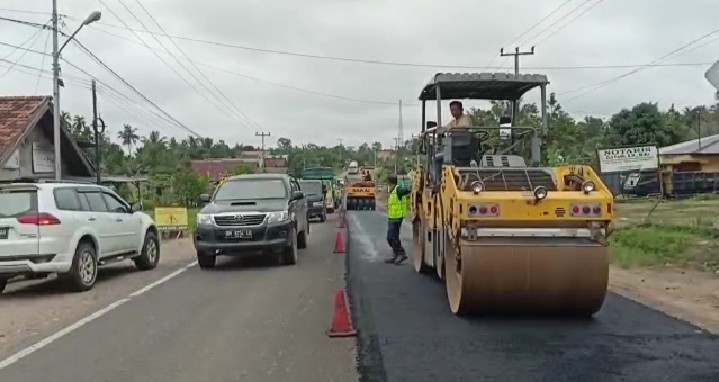 Jalan Lintas Sumatera Sepanjang 36 KM Ditargetkan Rampung Diperbaiki H-10 Lebaran. (Foto: MNC Media)