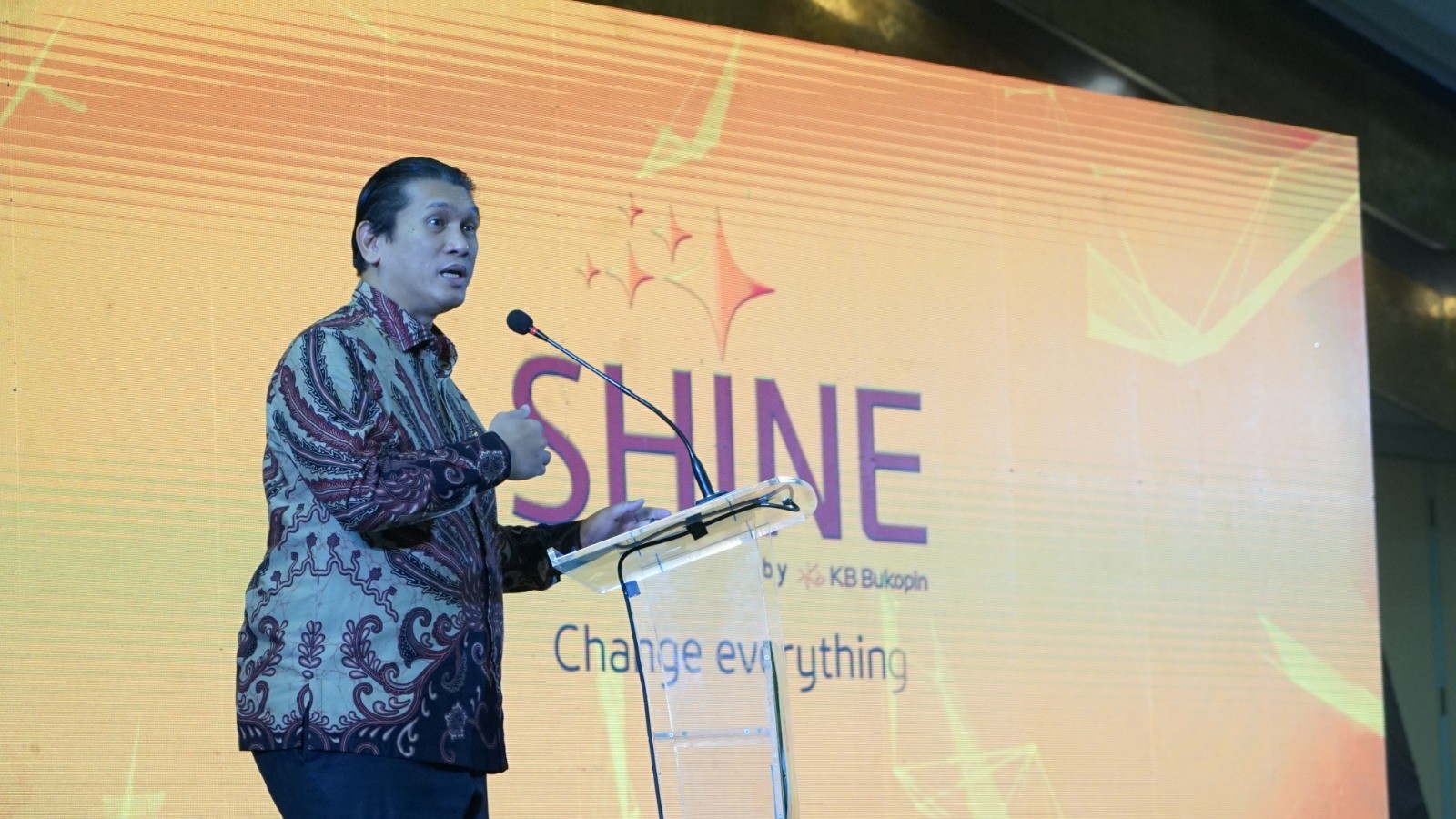 Komisaris Utama PT Bank KB Bukopin Tbk Jerry Marmen. (Foto: dok KB Bukopin)
