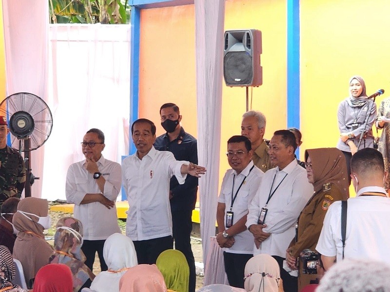 Jokowi Mulai Cairkan Bansos Beras 10 Kg ke 565 Ribu Keluarga (foto bapanas)