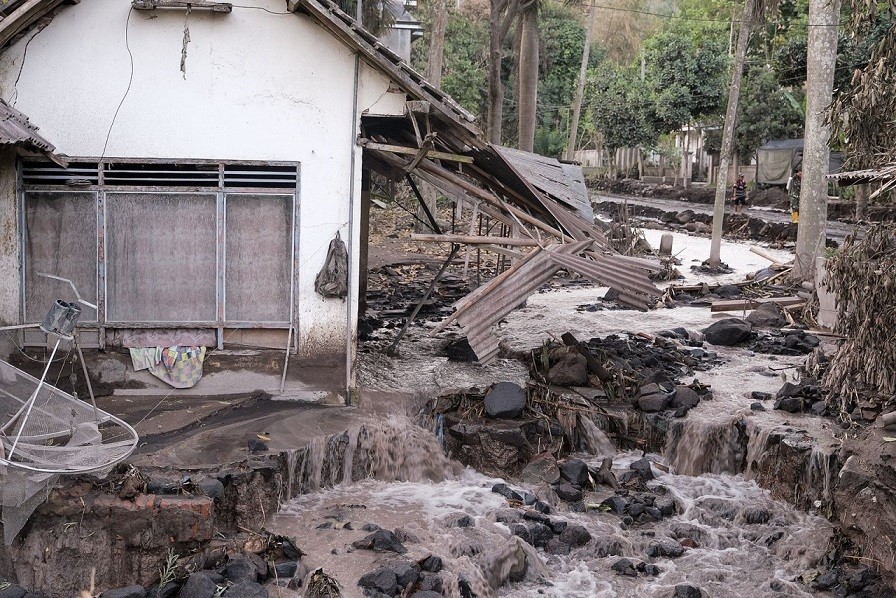 Labuan Bajo Banjir, Sandiaga Minta Pemda Manggarai Barat Tingkatkan Kesiapsiagaan Bencana. (Foto Dok. Kemenparekraf)