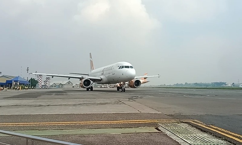 Sepekan Jelang Lebaran, Ribuan Penumpang Mulai Padati Bandara Husein Sastranegara. (Foto: MNC Media)