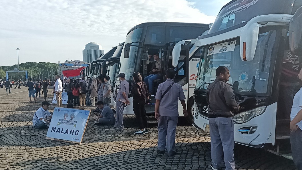 Pemprov DKI Jakarta menyediakan program mudik gratis ke berbagai kota/kabupaten tujuan.