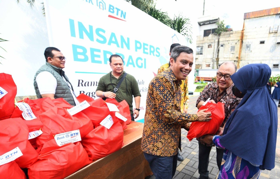 BTN (BBTN) dan Insan Pers Berbagi 600 Paket Sembako  (FOTO:Dok Ist)