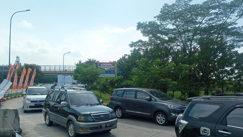 Hari Idul Fitri, Lalu Tintas di Tol Cipali Terpantau Masih Ramai. (Foto: MNC Media)
