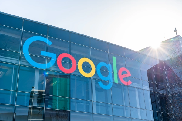 Tuai Reaksi Beragam, Google Ingin Apple Gunakan Sistem RCS. (Foto: MNC Media)