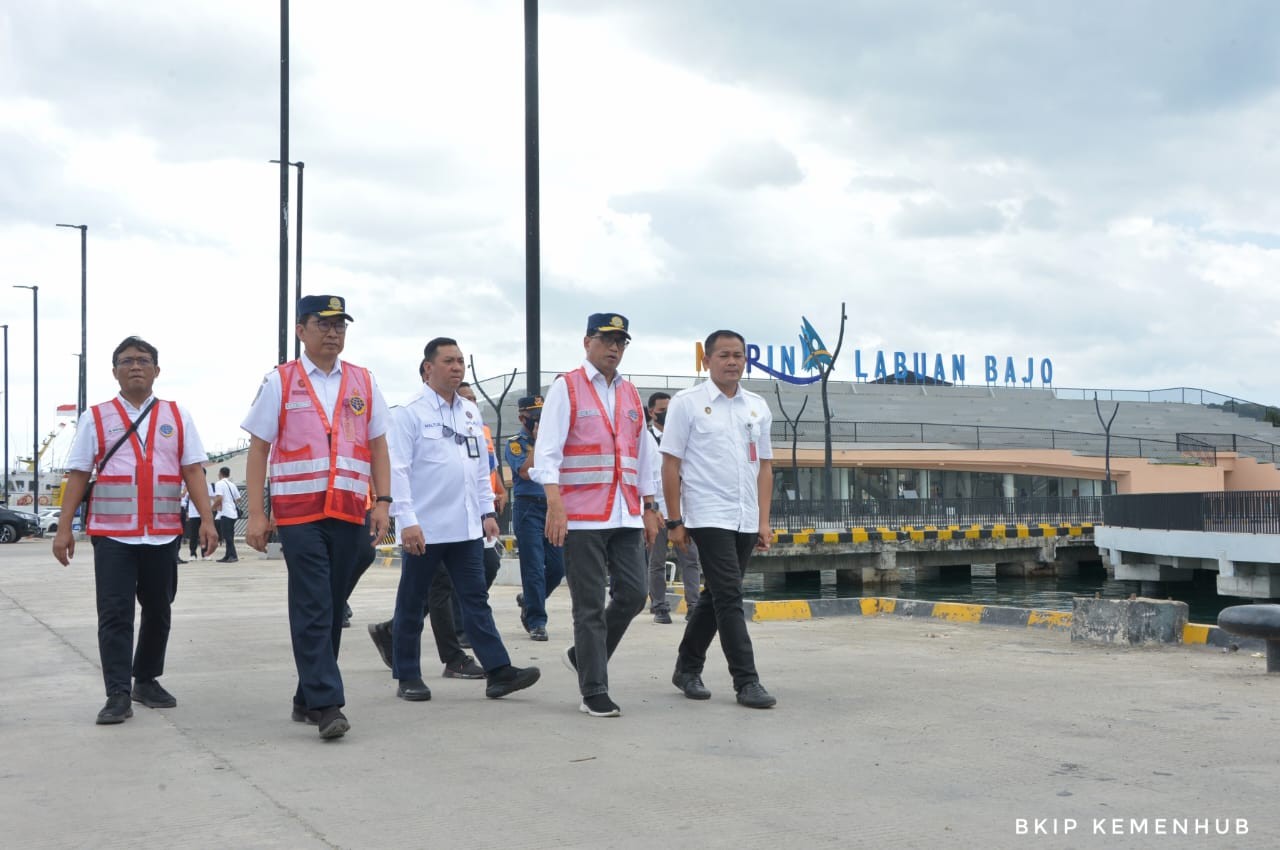Jelang KTT ASEAN 2023, Menhub Cek Kesiapan Transportasi di Labuan Bajo. (Foto Kemenhub)