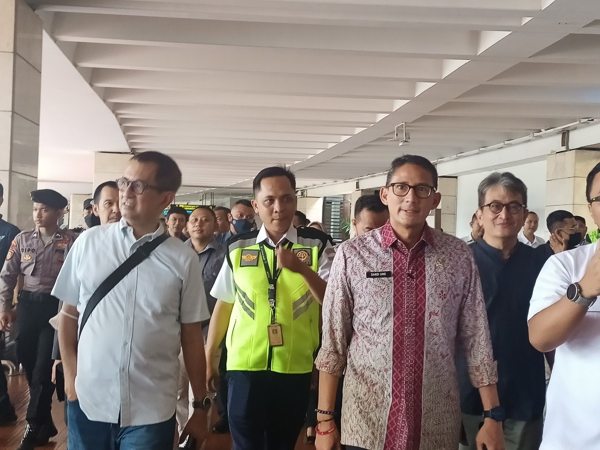 Sandiaga Prediksi Penumpang di Bandara Soetta Tembus Dua Juta Orang saat Arus Balik Lebaran. (Foto Irfan Maulana/MPI)
