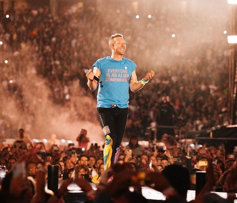Profil dan Kekayaan Chris Martin, Pentolan Band Coldplay yang Mau Konser di RI (Foto Instagram @coldplay)