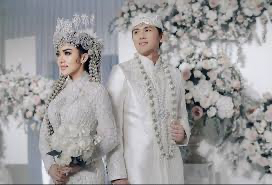 8 Mas Kawin Pernikahan Artis Termahal yang Tidak Disangka. (FOTO : MNC MEDIA)