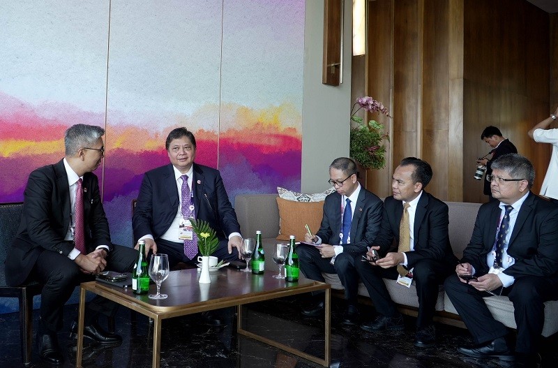 Airlangga Bertemu Menteri Investasi Malaysia Bahas Kelapa Sawit dan Karet (Foto Dok Kemenko Perekonomian)