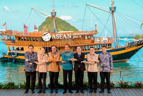 Jokowi Dorong Kerja Sama Investasi antara Indonesia, Malaysia, dan Thailand. (Foto: MNC Media)