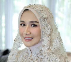 3 Sumber Kekayaan Dine Mutiara, Istri dari Wabup Bandung Sahrul Gunawan. (FOTO : MNC MEDIA)