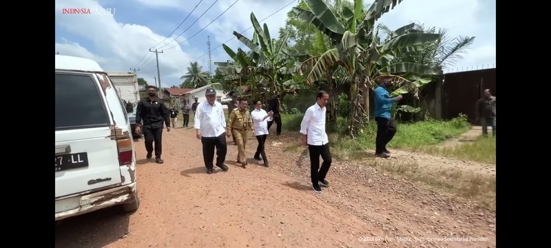 Tinjau Kualitas Jalan di Jambi, Jokowi: Hampir Separuh Ruas Rusak Parah. (Foto: MNC Media)