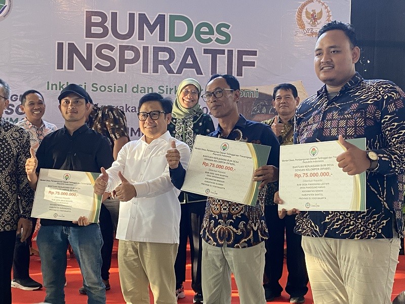 Kemendes PDTT Guyur Bantuan Rp75 Juta Buat Tiga BUMDes (Foto Dovana MPI)