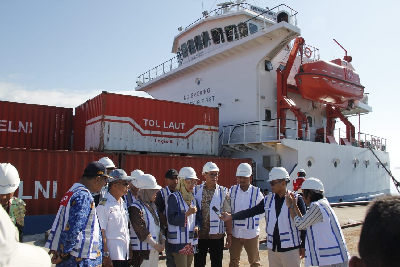 Kemenhub Distribusikan 1000 Ton Beras Lewat Tol Laut ke NTT (foto: MNC Media)