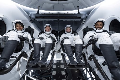 SpaceX Sukses Kirim Astronot Perempuan Pertama Arab Saudi ke Luar Angkasa. (Foto: REUTERS/Saudi Press Agency)