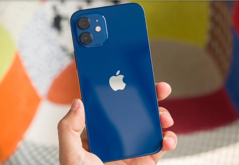 iPhone 16 Dirumorkan Punya Susunan Kamera Utama Vertikal. (Foto: phonearena)