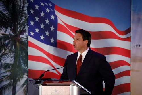 Saingan Berat Trump, DeSantis akan Umumkan Nyapres lewat Twitter. (Foto: REUTERS/Marco Bello)