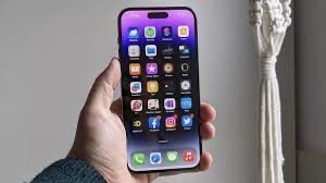 Rumor, Ponsel iPhone 16 Bakal Punya Susunan Kamera Utama Vertikal. (Foto: MNC Media)