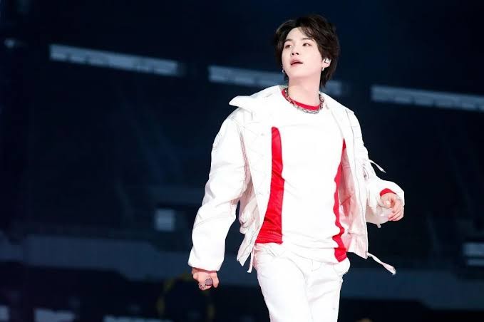Gelar Konser Hari Ini, Intip Pundi-Pundi Cuan Suga BTS (FOTO:MNC Media)