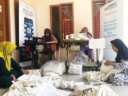 Kolaborasi dengan MNC Peduli, MNC Sekuritas Dukung Pemberdayaan Ibu-Ibu PKK Muara Gembong. (Foto: MNC Media)