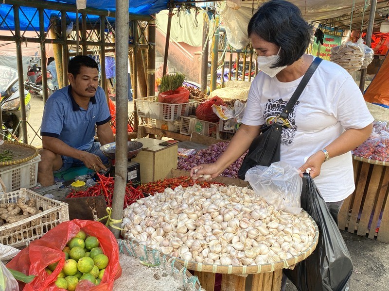 Izin Impor Bawang Putih Ditahan, Pedagang: Harganya Jadi Mahal. (Foto; MNC Media)