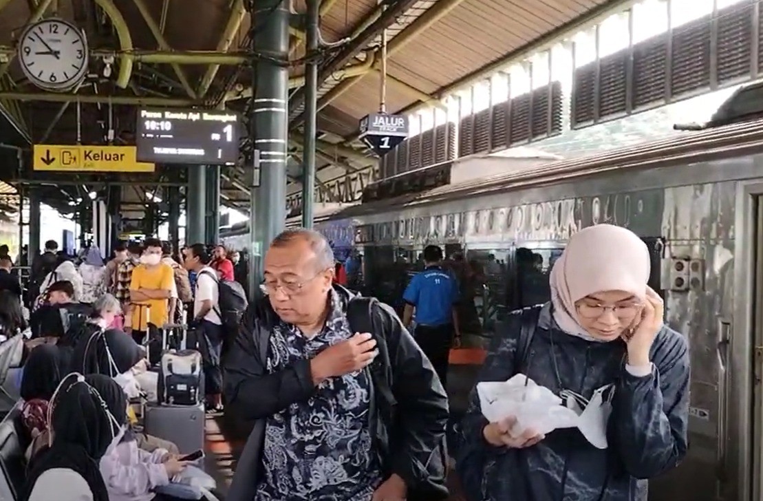 Pengumuman, Naik Kereta Jarak Jauh dan Lokal Bebas Masker Mulai Hari Ini. (Foto: KAI)